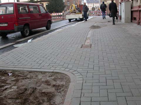 Kreisverkehrsplatz Kriemhildenstrae Worms, Gehwegpflasterung